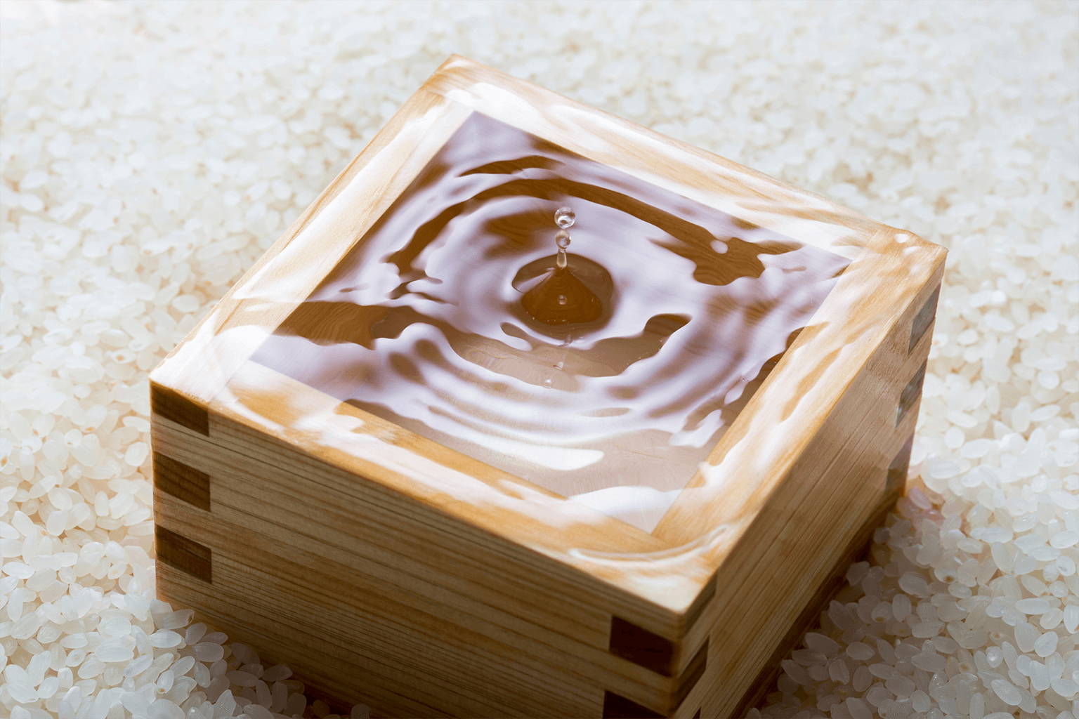 Shizuku sake in masu cup