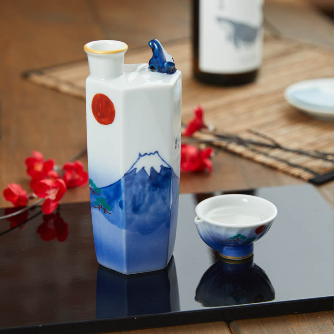 “Sakura Fujisan” Soundable Sake Set, on a table