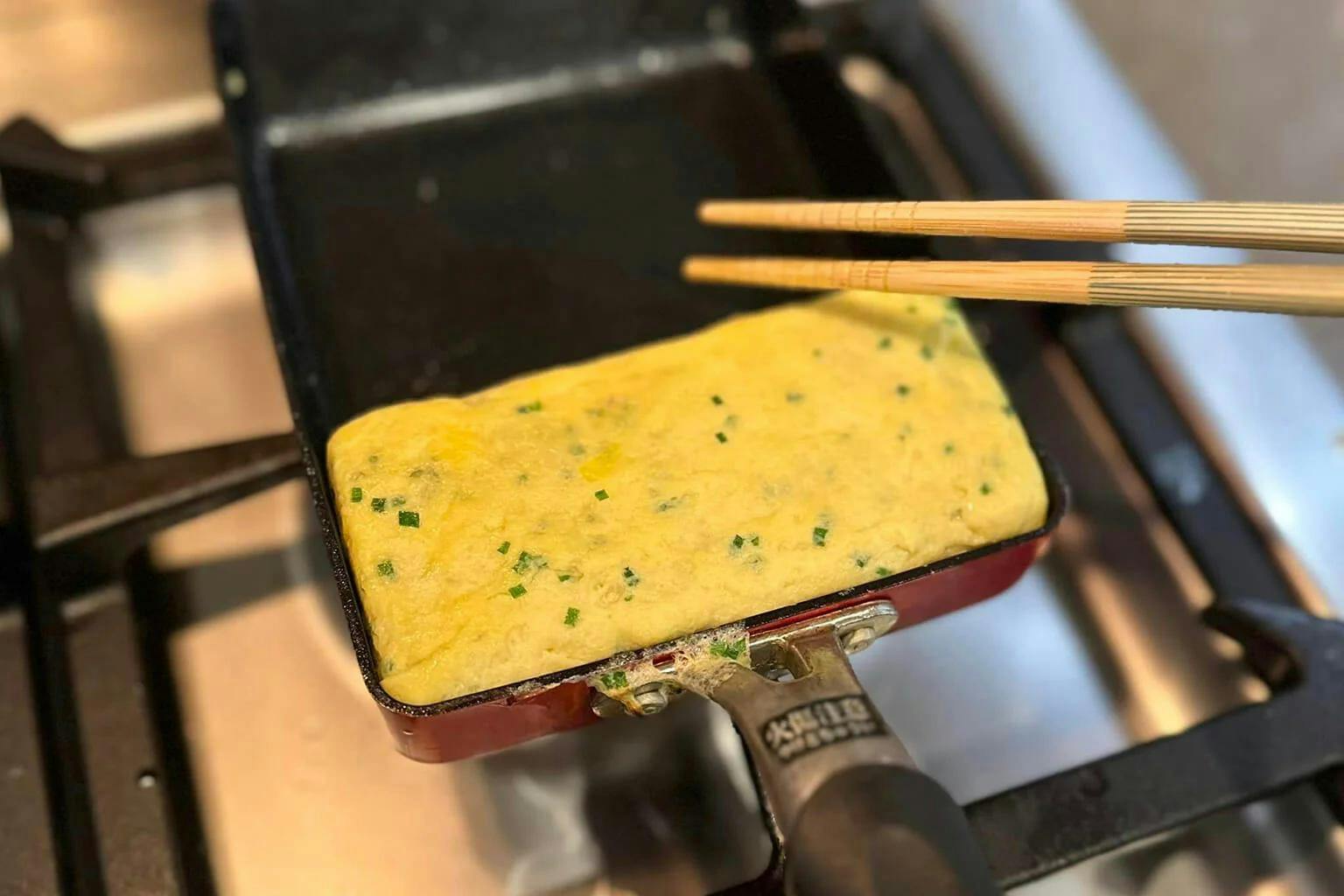 Making egg roll