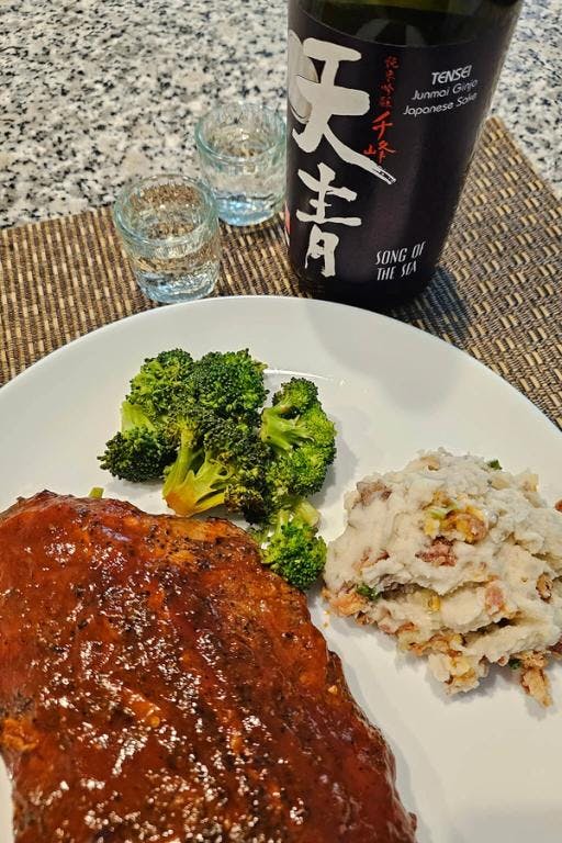 Tensei “Song of the Sea” with baby back ribs, mashed potatoes and broccoli.