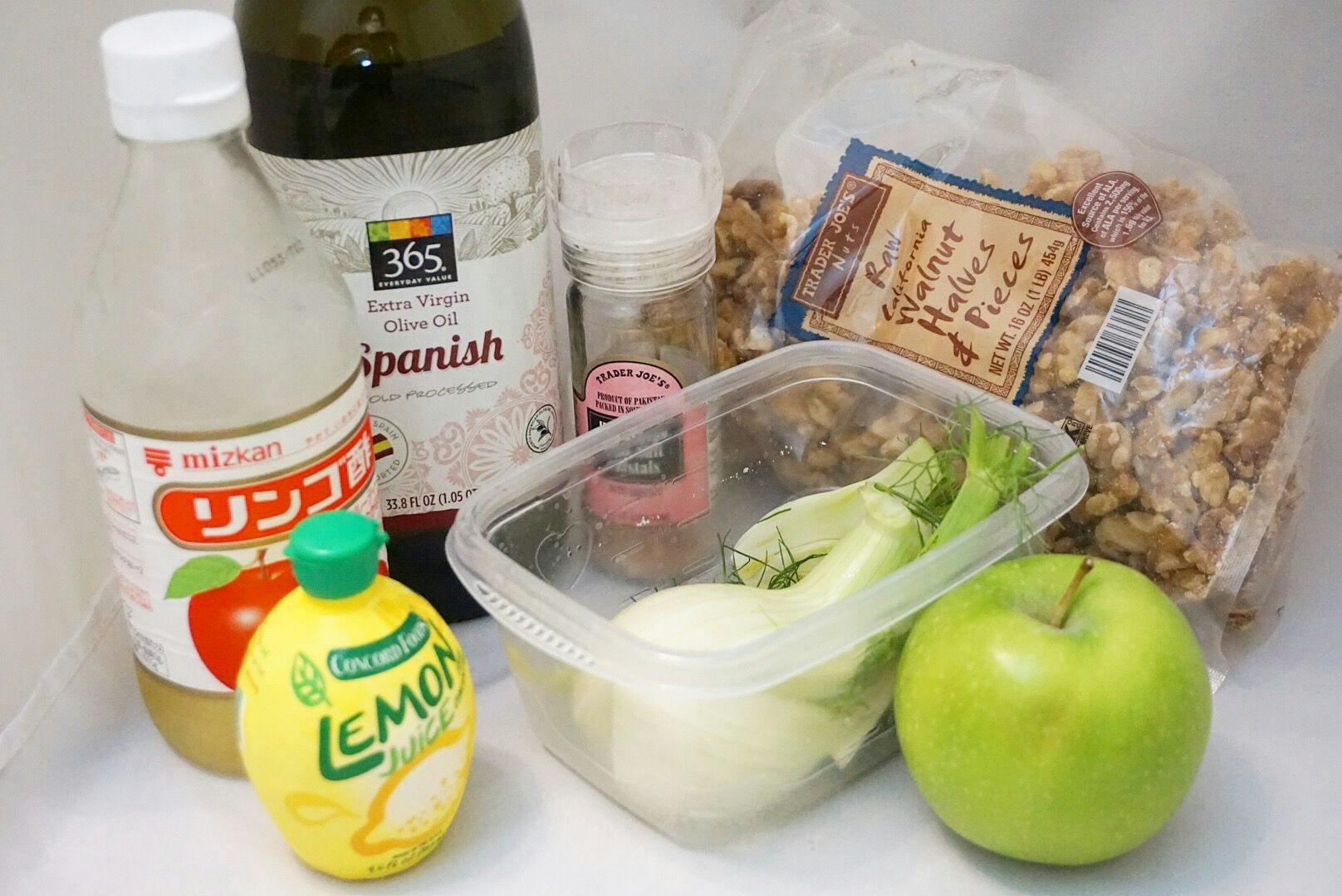 Ingredients to prepare an apple fennel salad 