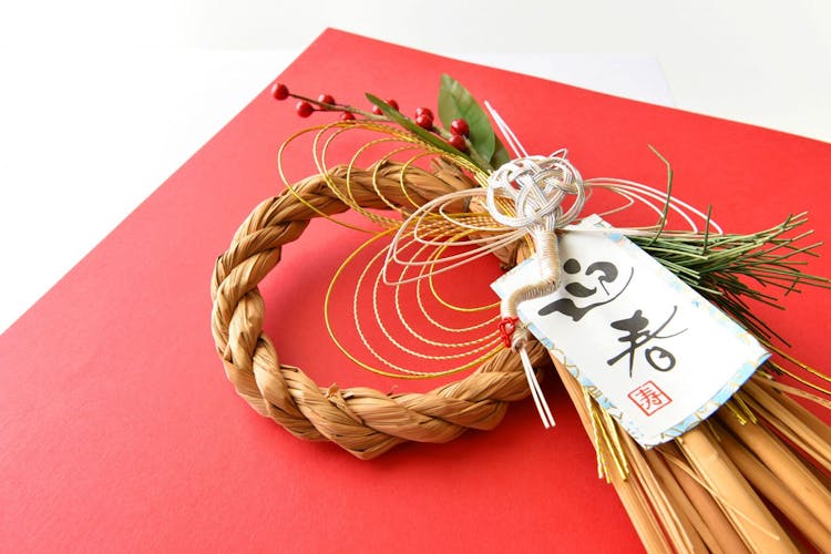 12 Japanese New Year’s Traditions and Greeting Messages