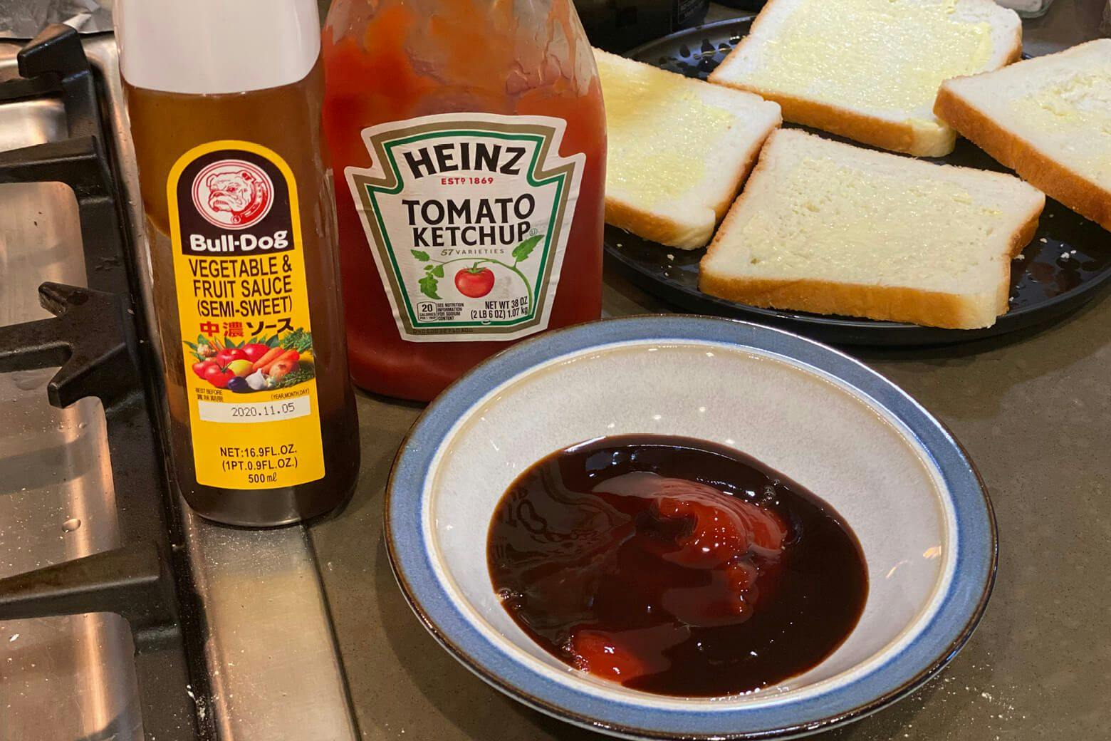 Mix ketchup and Worcestershire sauce