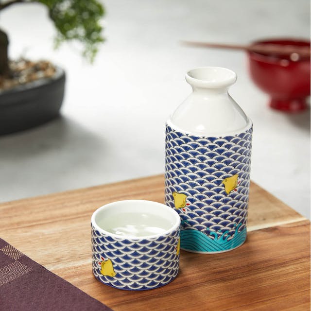 “Seikou” Sakazutsu Sake Set (Chidori blue), on a table