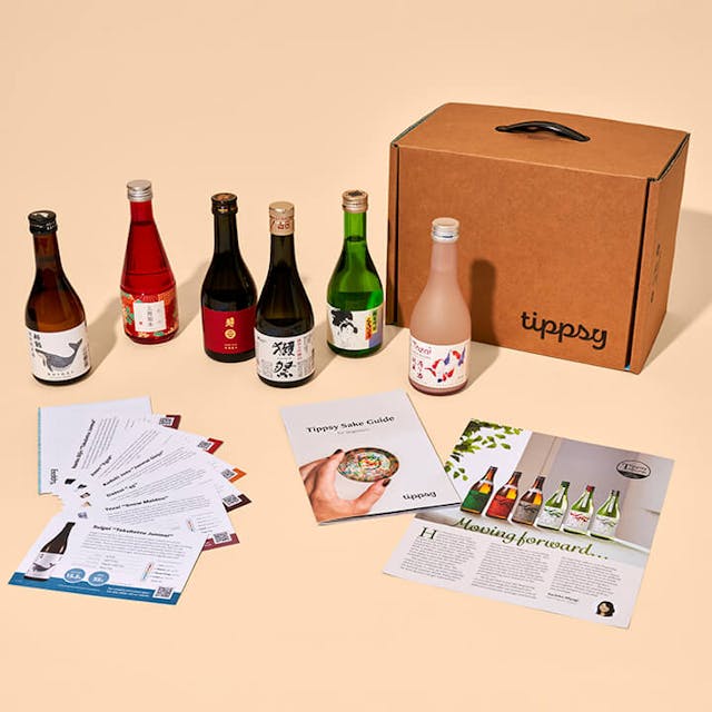 Starter Set with sake guide, sake tasting cards and tribune.