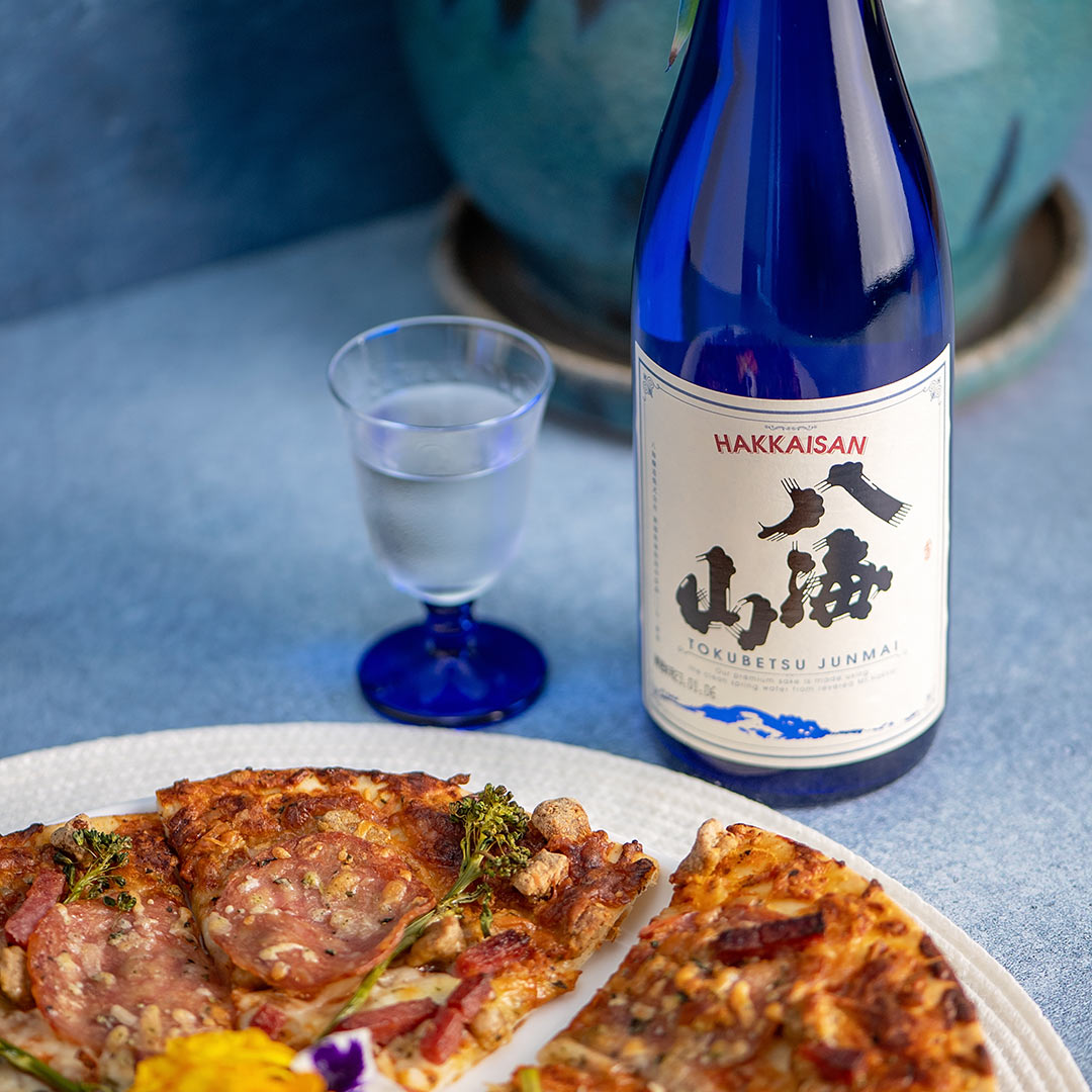 Hakkaisan “Tokubetsu Junmai” Sake 720 ml - Tippsy Sake
