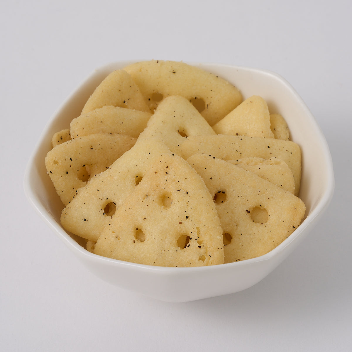 Glico “Low-carb Cheeza” Cheese Chips (Double Cheese Black Pepper Flavor)